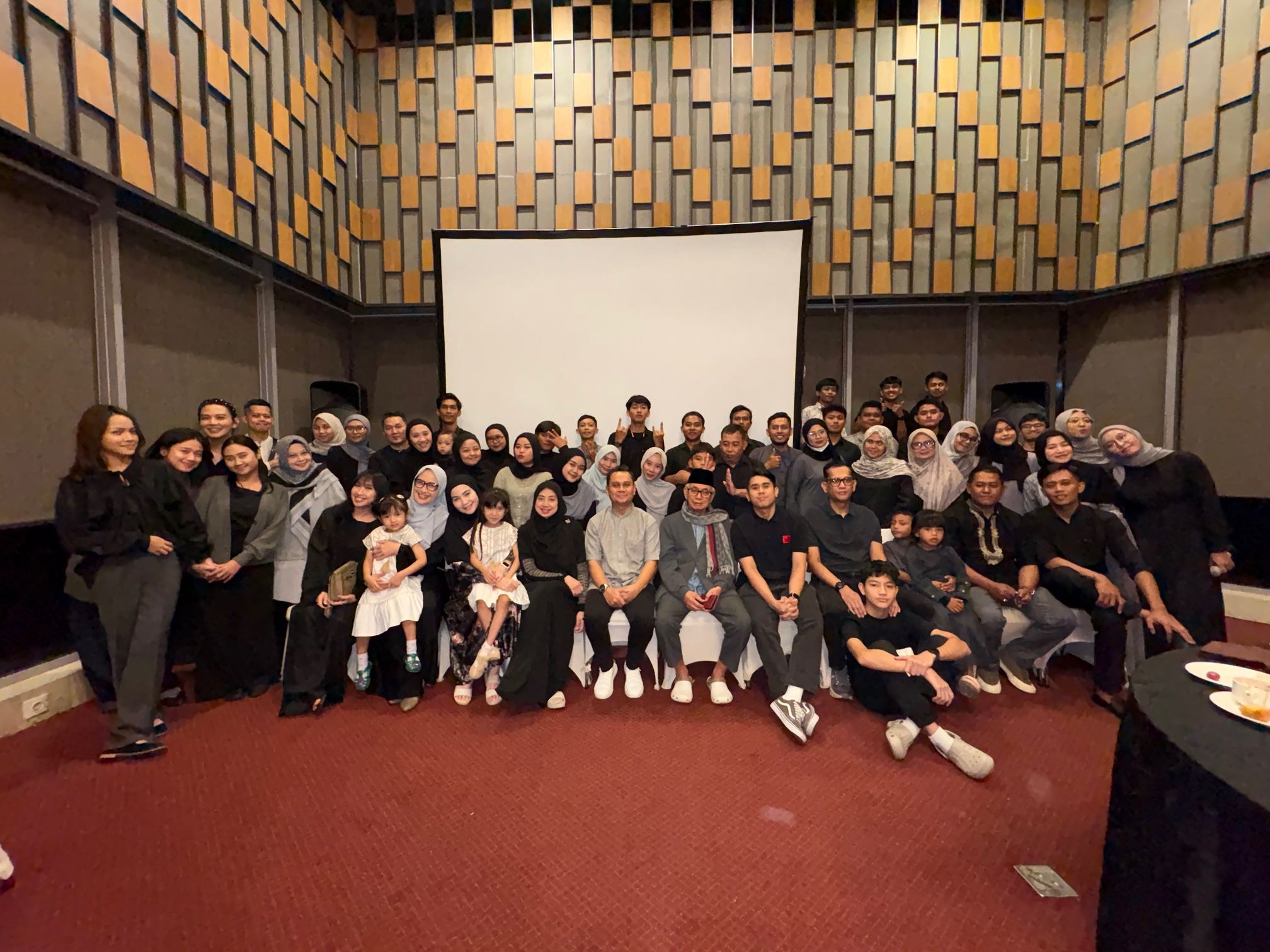 Membangun SDM Unggul Melalui Pengembangan & Kebersamaan